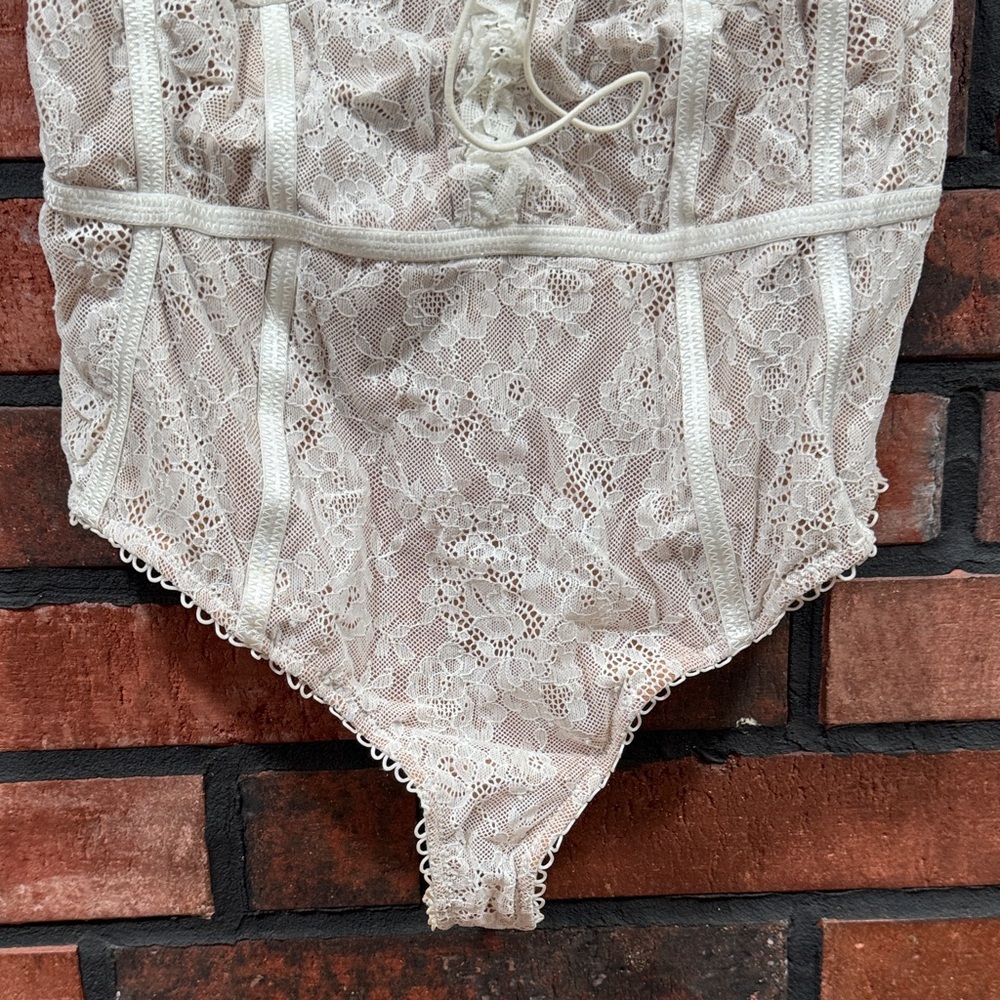 For Love And Lemons Ivory Lace-Up Bodysuit - Picture 5 of 13